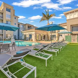 Elegant In Mdr-venice With Pool, Hottub & Gym Apartment